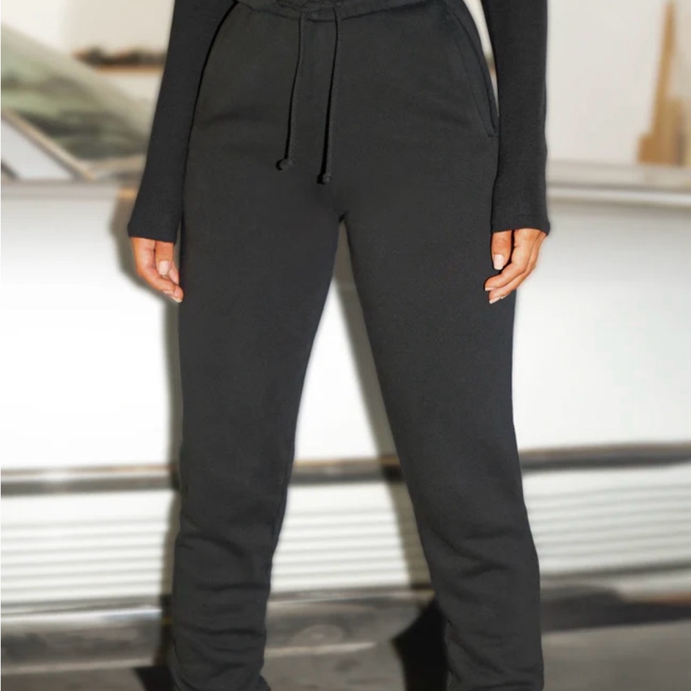Joah Brown black Jogger Pants HIGH-WAIST -A RELAXED FIT & TAPERED SILHOUETTE.